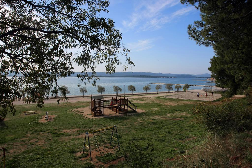 Villa Toni Sveti Filip i Jakov Esterno foto