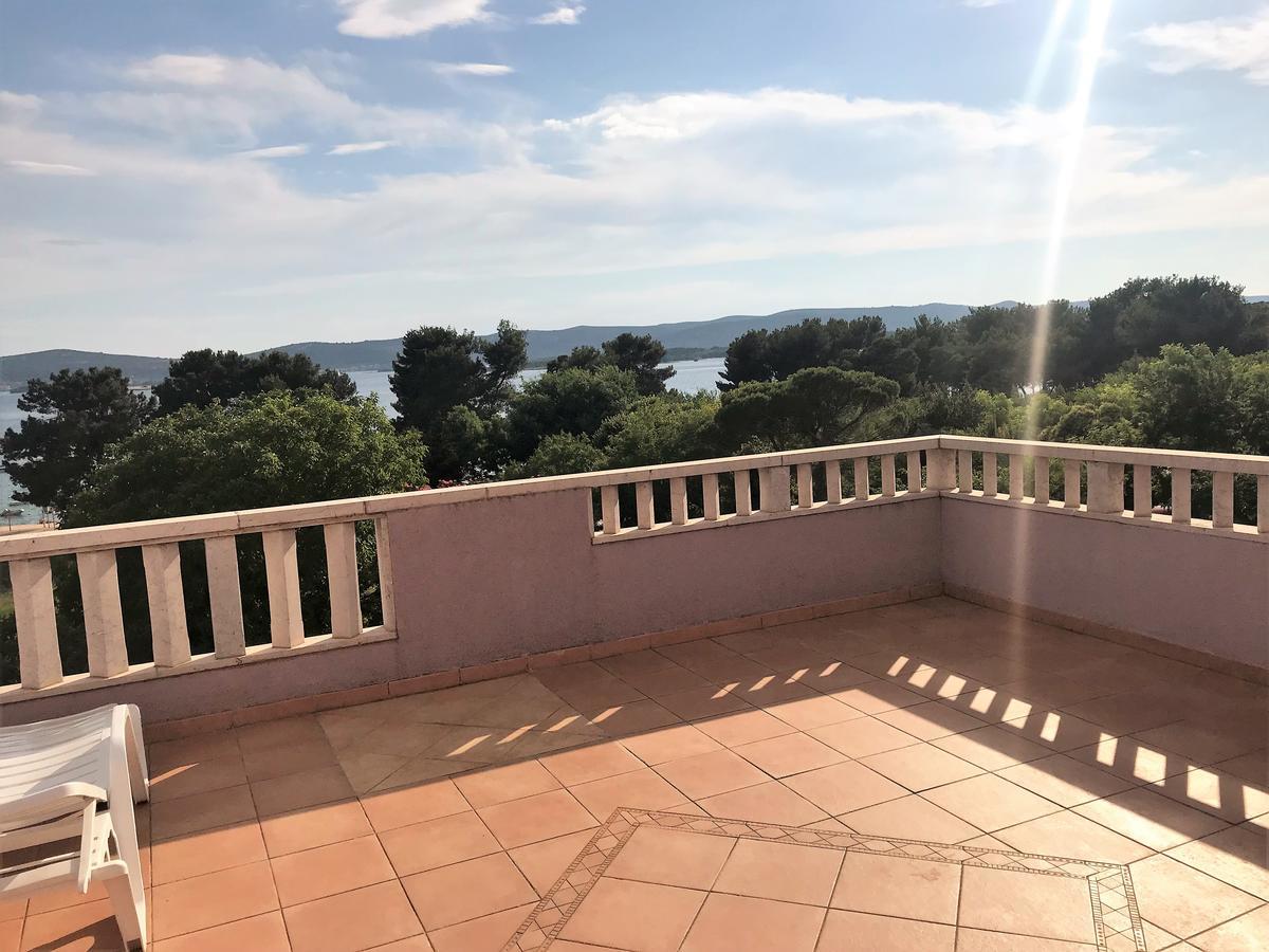 Villa Toni Sveti Filip i Jakov Esterno foto